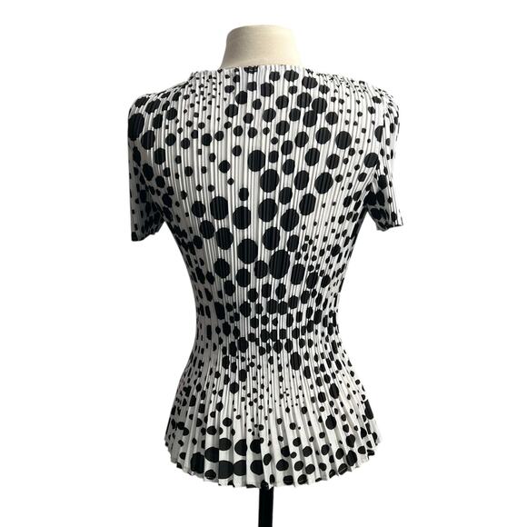 LEO AND UGO PARIS  Black and White Accordian  Pleated Short Sleeve Top Small - Picture 3 of 10